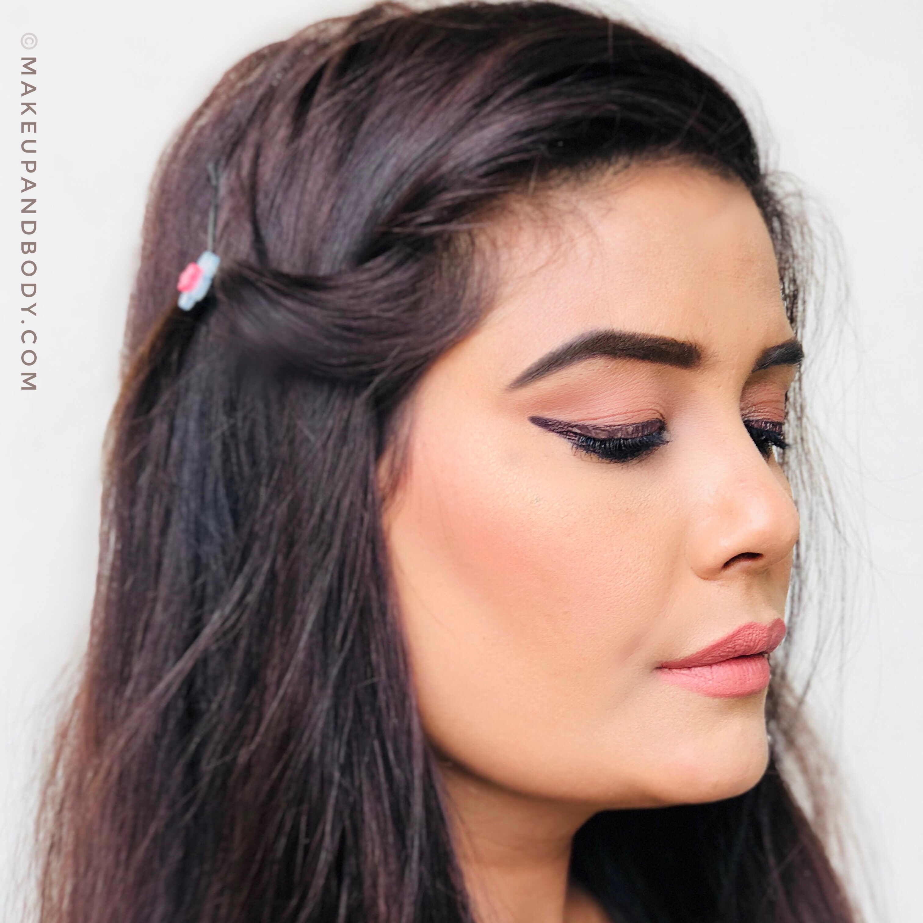 Plum NaturStudio All-Day-Wear Kohl Kajal- Uptown Brown & Gemstone Green-Review and Swatches